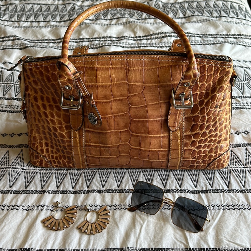 Dooney and Bourke Crocodile Embossed shoulder bag 🐊